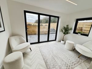 Bedroom- click for photo gallery